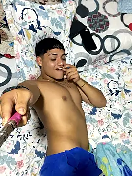 Emannuel__777 webkamerás műsora
