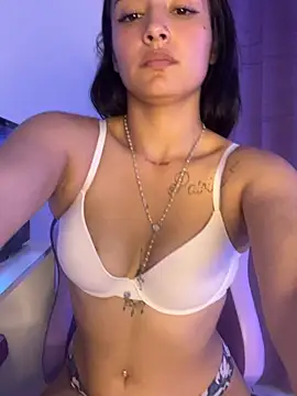 Megaan_11 Show in webcam