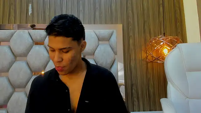 Show de Colby_driscoll na webcam
