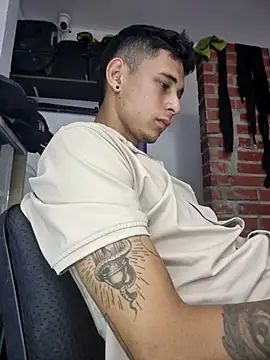 Show de tom_latin na webcam