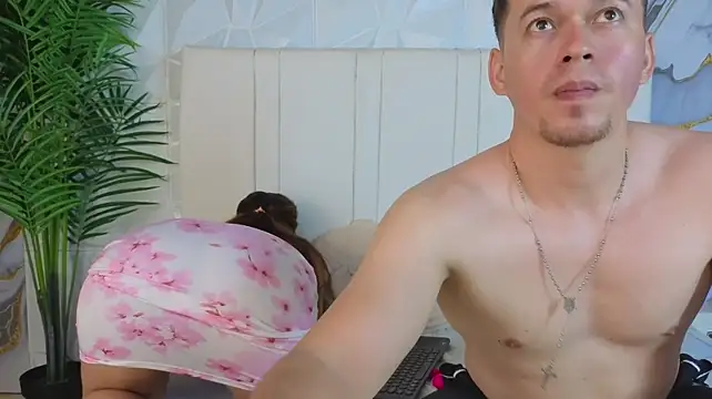 عرض كام mily_and_mateo