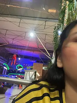 Abrill02 Show in webcam