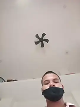 Rashi__75n Webbikameraesitys