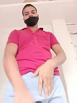 Rashi__75: διαδικτυακό σόου στην κάμερα