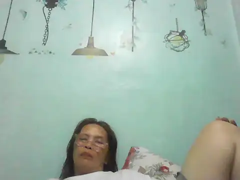 momshe2026 Show in webcam