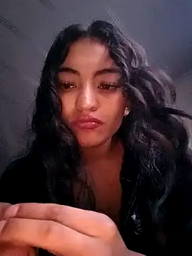 Perla-stone1 Adlı Modelin Canlı XXX Sohbeti