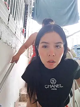 HOTANDSKINNY webcam show
