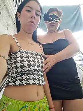 HOTANDSKINNY Show in webcam