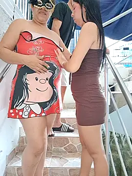 HOTANDSKINNY Webcam show