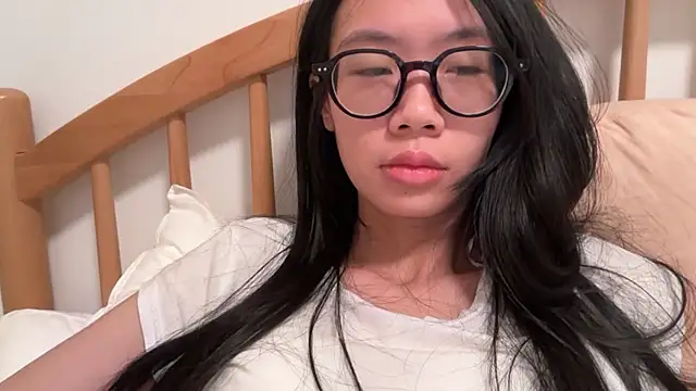 nooneknowspoppy   – Live XXX-chat