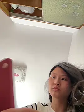 Xiao-jian-lai Adlı Modelin Canlı Sohbet Odası