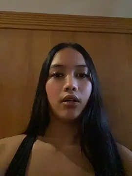 Show modela sexyasiancock_yllana na web-kameri