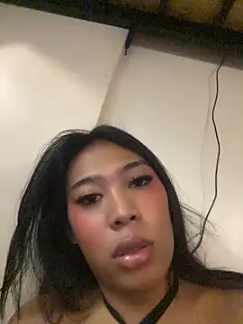 hugecock_tamira 网络视讯表演
