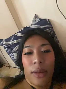 hugecock_tamira Show Webcam