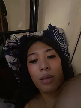 hugecock_tamira's Webcam Show