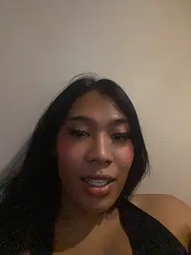 hugecock_tamira Show in webcam