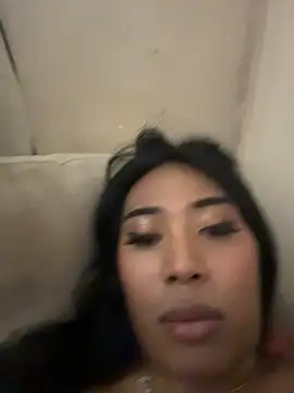 Webkamerová show hugecock_tamira