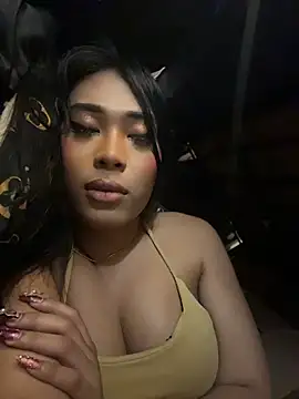 hugecock_tamira Pertunjukan Webcam