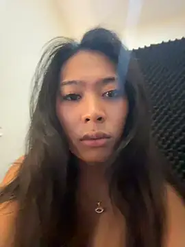 hugecock_tamira Show in webcam