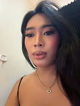 Show modela hugecock_tamira na web-kameri