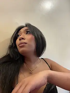 hugecock_tamira's Webcam Show