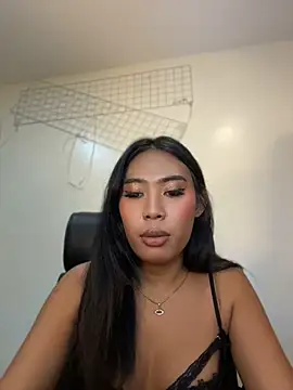 hugecock_tamira 网络视讯表演