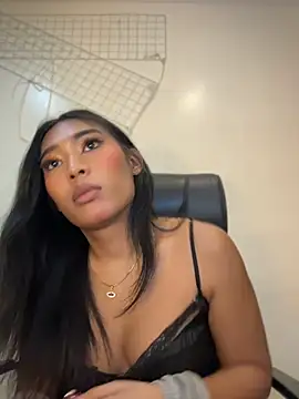 hugecock_tamira Pertunjukan Webcam
