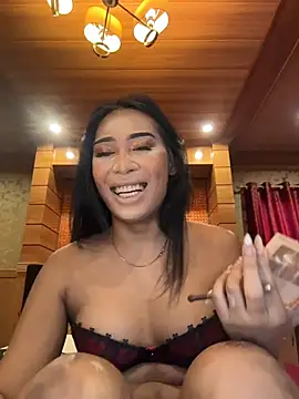 hugecock_tamira Adl ı Modelin Web Kamerası Şovu