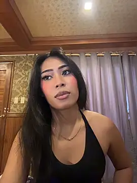 hugecock_tamira's Webcam Show