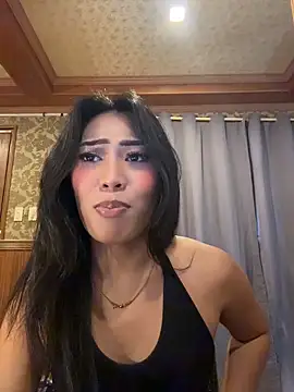 hugecock_tamira's Webcam Show