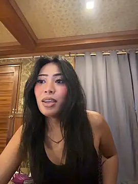 hugecock_tamira's Webcam Show
