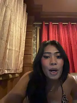hugecock_tamira's Webcam Show