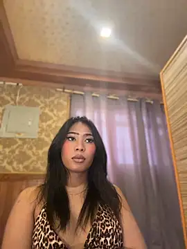 hugecock_tamira Pertunjukan Webcam