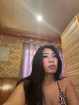 hugecock_tamira Webcam Show
