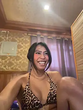 hugecock_tamira Webcam Show