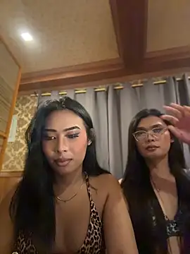 hugecock_tamira Webcam-Show