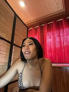 hugecock_tamira's Webcam Show