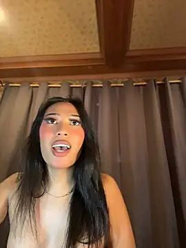 hugecock_tamira 在線直播表演