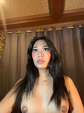 hugecock_tamira Show in webcam