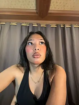 hugecock_tamira's Webcam Show