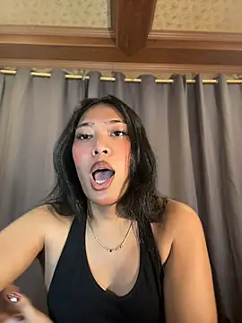 hugecock_tamira's Webcam Show