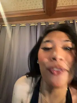 hugecock_tamira's Webcam Show