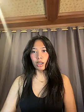 hugecock_tamira Show in webcam