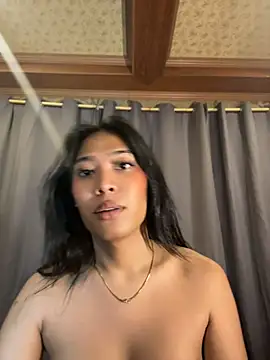 hugecock_tamira Pertunjukan Webcam