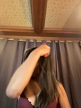 hugecock_tamira Show in webcam