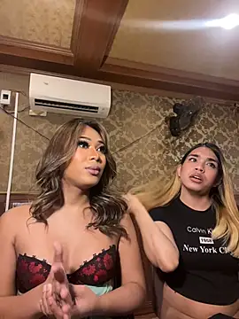 hugecock_tamira Adlı Modelin Web Kamerası Şovu