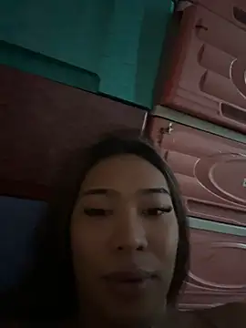 hugecock_tamira Show Webcam