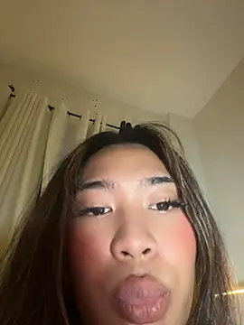 hugecock_tamira Pertunjukan Webcam