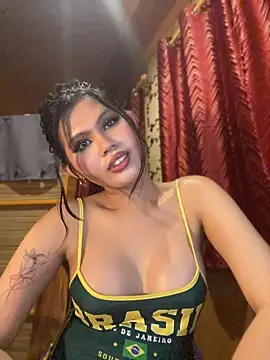 Pokazy przed kamerką – sexiestcunty_eerie