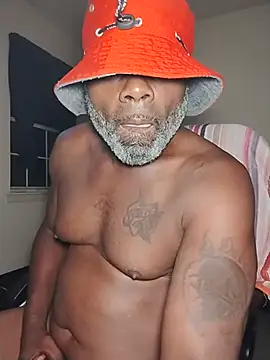 Tremainebigg – webcam-show